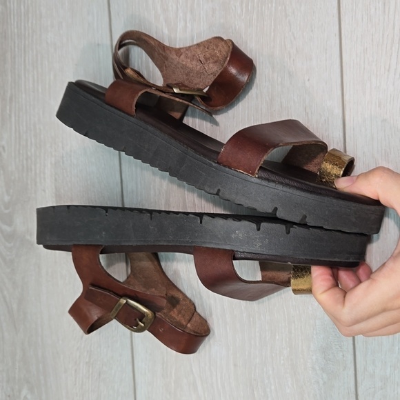 Sundance Leather Toe Loop Platform Buckle Sandals sz 37 / 6.5 - Picture 11 of 13